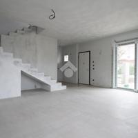 VILLA A SCHIERA A CARPI