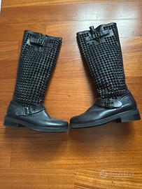 Stivali neri in pelle tacco basso