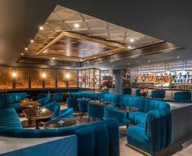 Via Cipro ad.LoungeBar/Bistrot 4 vetrine con Dehor