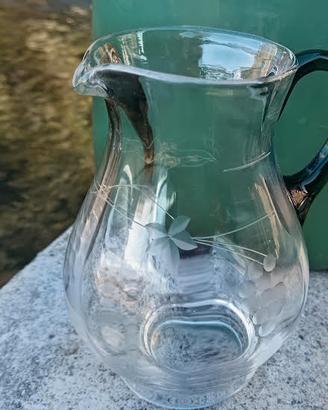 Antica caraffa da collezione incisa manico verde