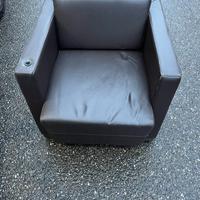 Poltrona marrone sala attesa