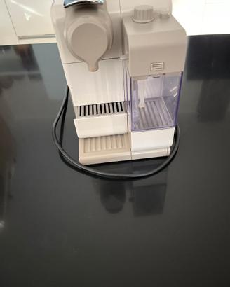 MACCHINA NESPRESSO DE LONGHI  LATTISSIMA