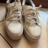 scarpe Puma bianca e nera 
