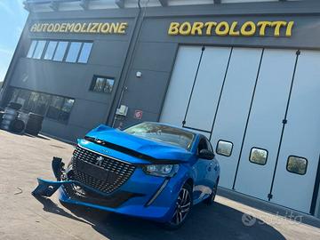 PEUGEOT 208 per ricambi usati HN05