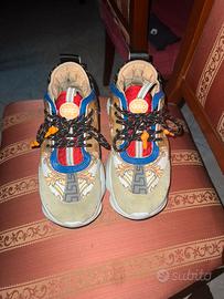 Versace chain reaction