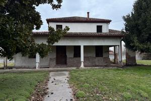Casa Indipendente Situata a Urbana