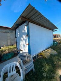 Cassone camion riadattabile come box / container -