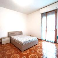 Via Parigi - Stanza matrimoniale arredata