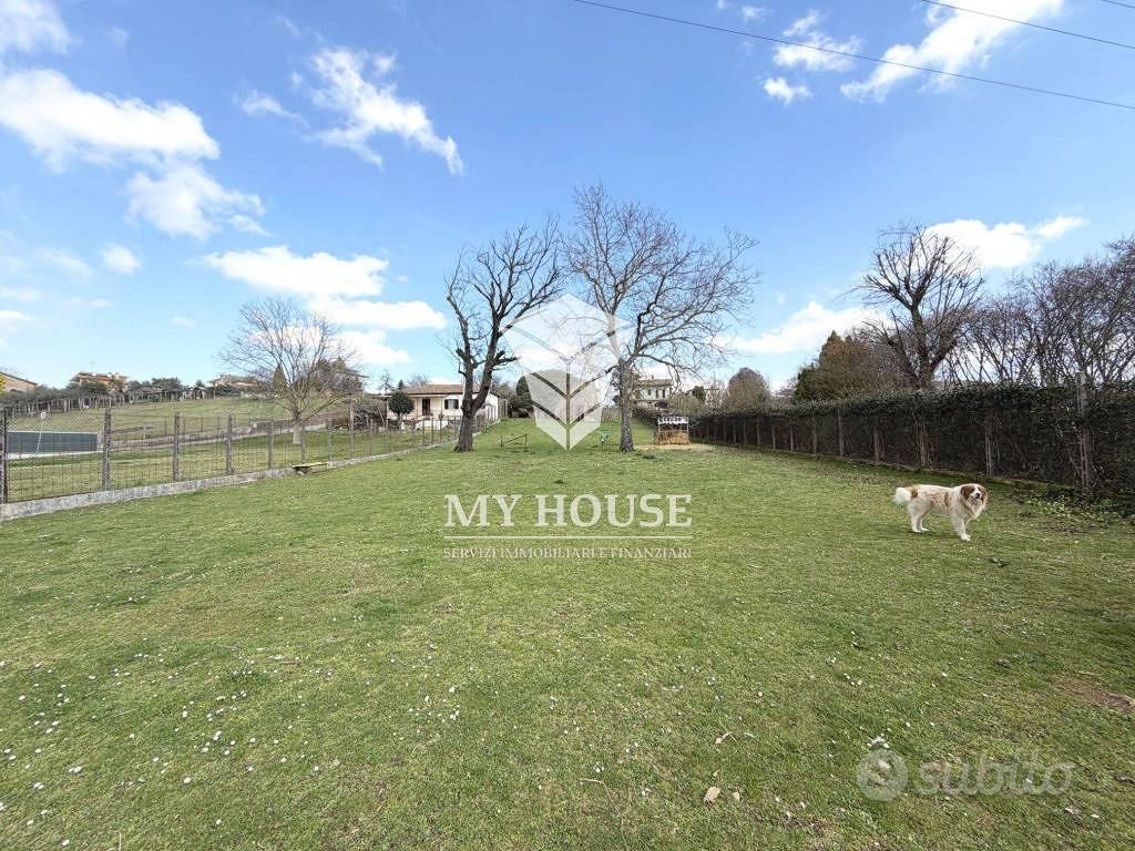 Rustico / Casale di 160 m² con più di 5 locali a P - Vista 4