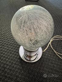 Lampada da tavolo a forma di lampadina