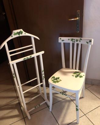 appendiabiti servomuto e sedia anni 60 a decoupage