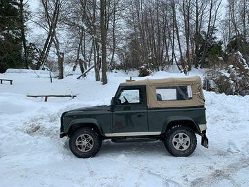 Land Rover Defender 90 Soft Top Pick Up