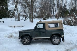Land Rover Defender 90 Soft Top Pick Up