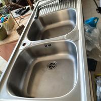 Lavello e miscelatore per cucina