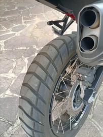 gomme moto