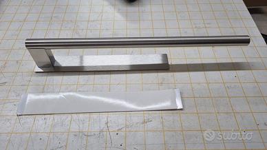 Porta asciugamano da bagno adesivo in metallo