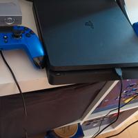 Consolle ps4 e 2 controller