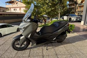 YAMAHA X-MAX 300 TUTTO INCLUSO ANCHE PASSAGGIO!