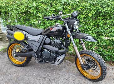 SWM SILVER VASE 650cc NERO -FIN. TASSO 0%