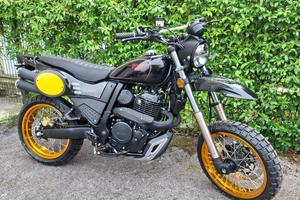 SWM SILVER VASE 650cc NERO -FIN. TASSO 0%