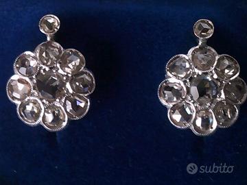 Orecchini a toppa in oro bianco anni 50 cm 1,4