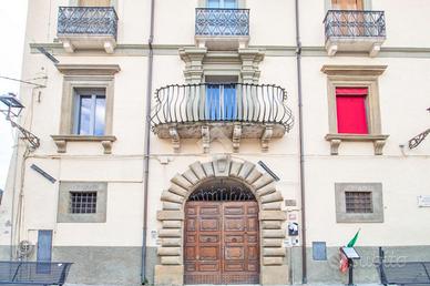 3 LOCALI A BORGO VELINO