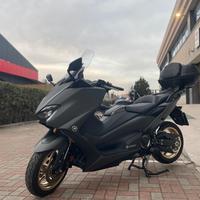 YAMAHA T-MAX 560 TECH MAX PREZZO BOMBA