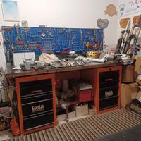 attrezzatura  accessori  abbigliamento  per bike