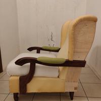 2 Poltrone Bergere con bracciolo legno a vista