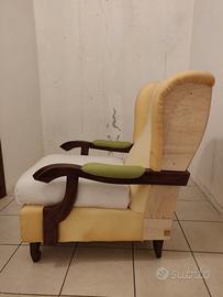 2 Poltrone Bergere con bracciolo legno a vista