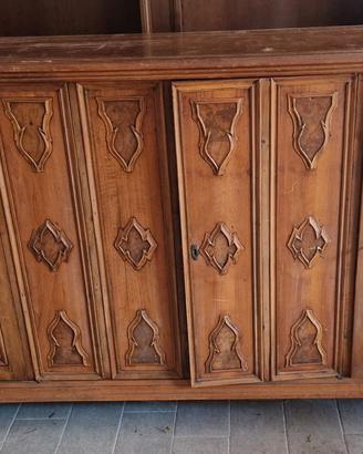 credenza in legno antico
