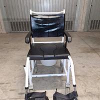 Sedia a rotelle per bagni