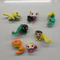 Sorprese kinder joy funko dc comics e jurassic