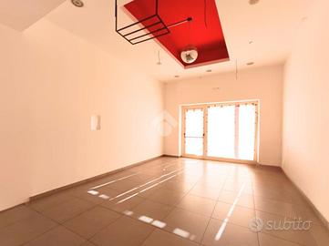 NEGOZIO A ALBA ADRIATICA