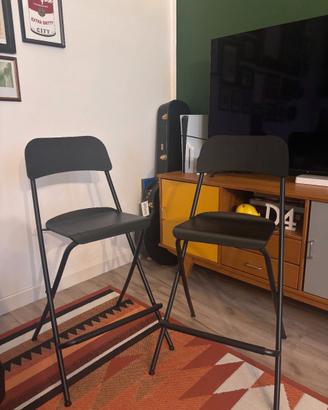 2 sgabelli bar con schienale e pieghevoli