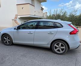 Volvo V 40