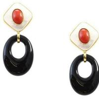 Orecchini con Madreperla, Corallo e Onice