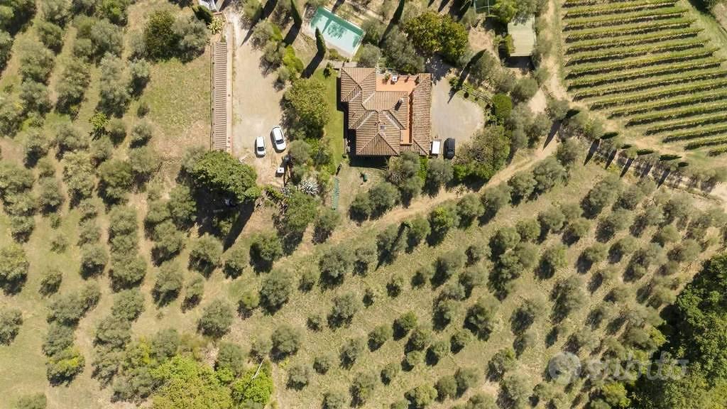 Rustico / Casale di 489 m² con 5 locali a San Casc - Altro