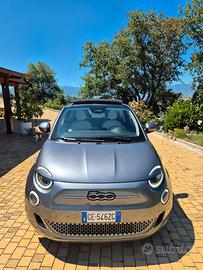 FIAT 500E Cabrio La Prima