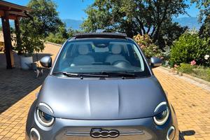 FIAT 500E Cabrio La Prima