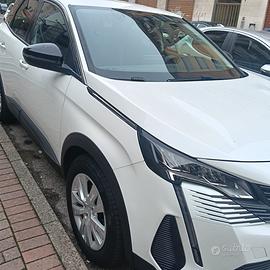 auto Peugeot 2008 anno 2022