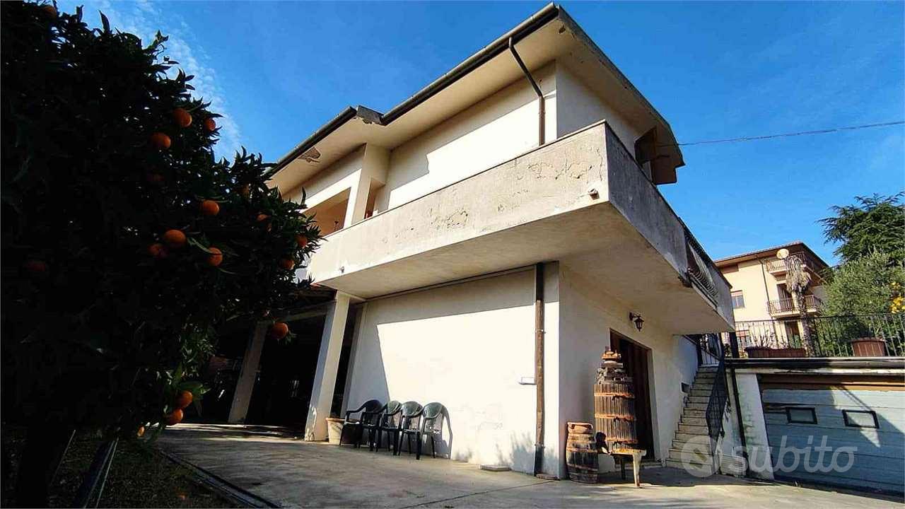 CASA SINGOLA di Mq. 560, GIARDINO E DOPPIO APPARTA - Vista 6