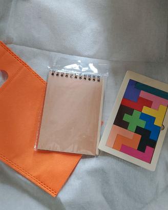 Due giochi. Quaderno scratchbook e tetris