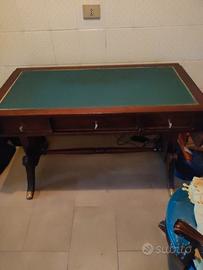 scrivania d'antiquariato stile Luigi XVI 