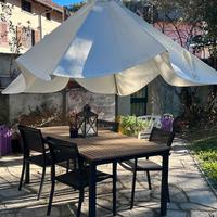 tavolo allungabile in legno giardino e ombrellone