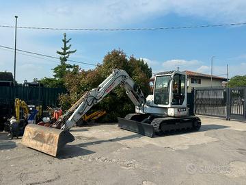 E233 - Escavatore 80 q Takeuchi TB80 girosagoma