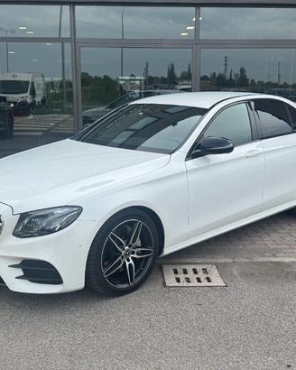 MERCEDES-BENZ E 300 Premium AMG