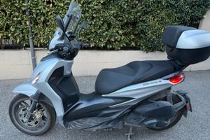 Piaggio beverly S 300 grigio opaco anno 03/2023