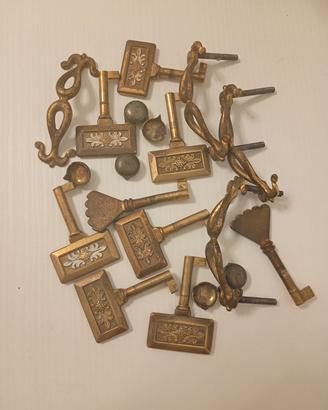 9 chiavi+6 maniglie+omaggio borchie ottone anni 50