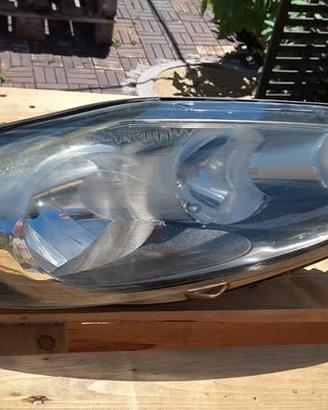Fari per ford fiesta mk7 dal 2008 al 2012